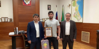 Спасшему мальчика в московском супермаркете Курбану Мирзабалаеву вручили благодарственное письмо главы Табасаранского района - Голос Табасарана